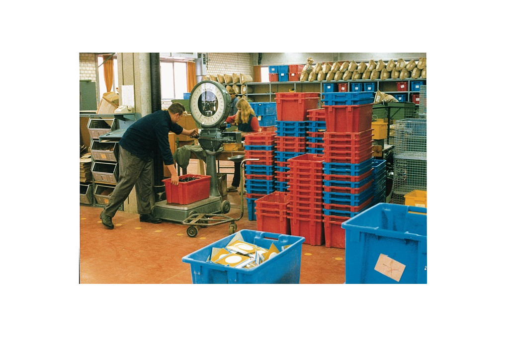 Drehstapelbehälter PP rot L590xB380xH202mm Drehstapelbehälter PP rot L590xB380xH202mm