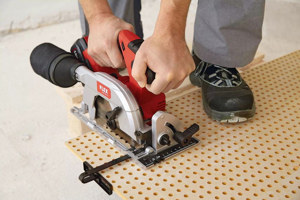 CS 62 18.0-EC C Akku-Handkreissäge mit Pendelhaube 18 V