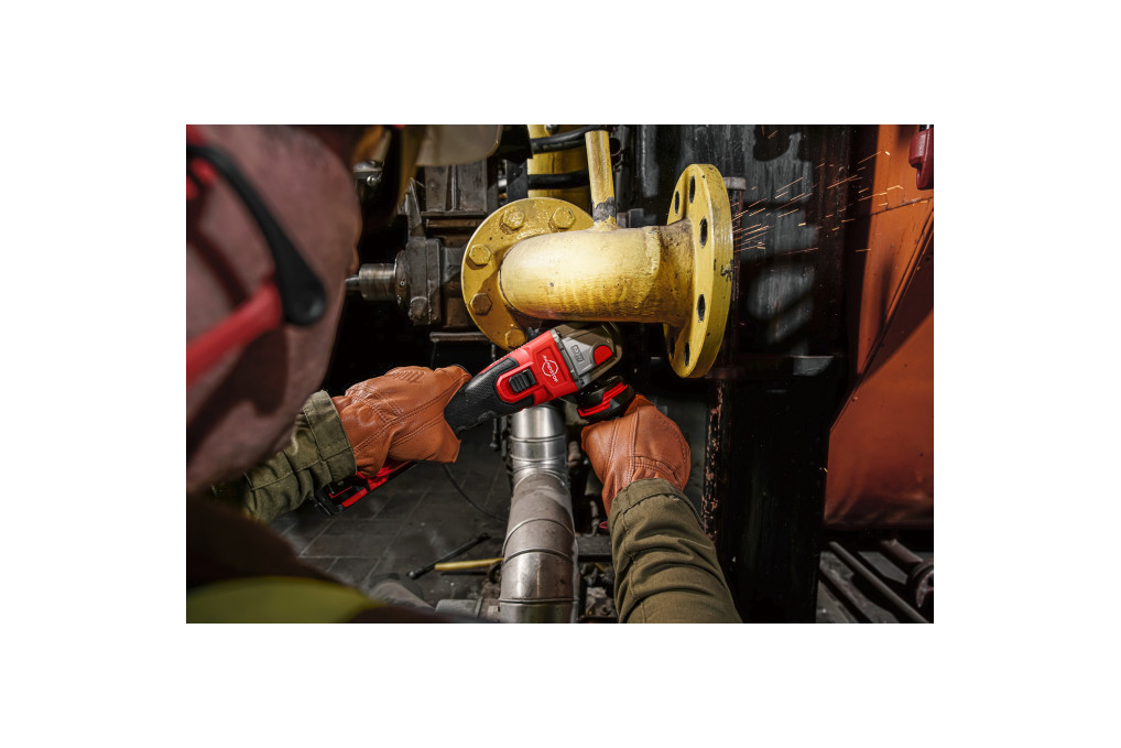 M18FSAG125XB-0X FUEL A.-Winkel. m.B.