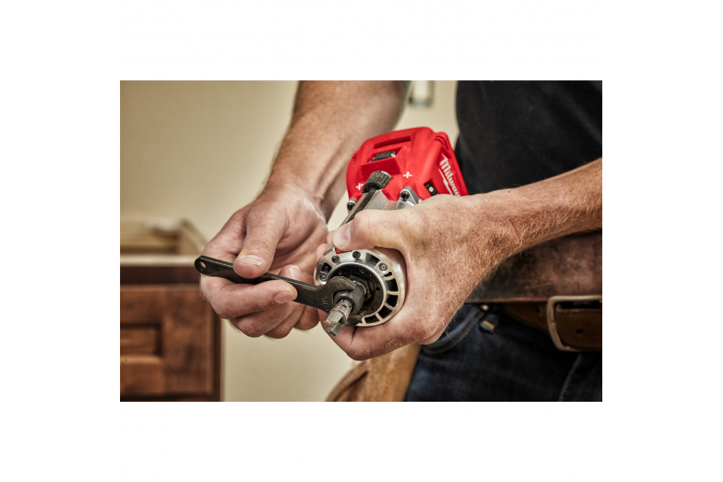 M18FTR8-0X AKKU-OBERFRAESE