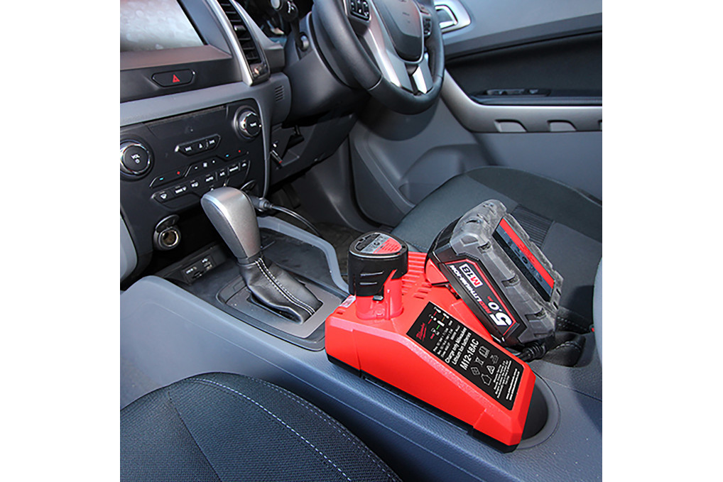 M12-18 AC Ladegerät Auto