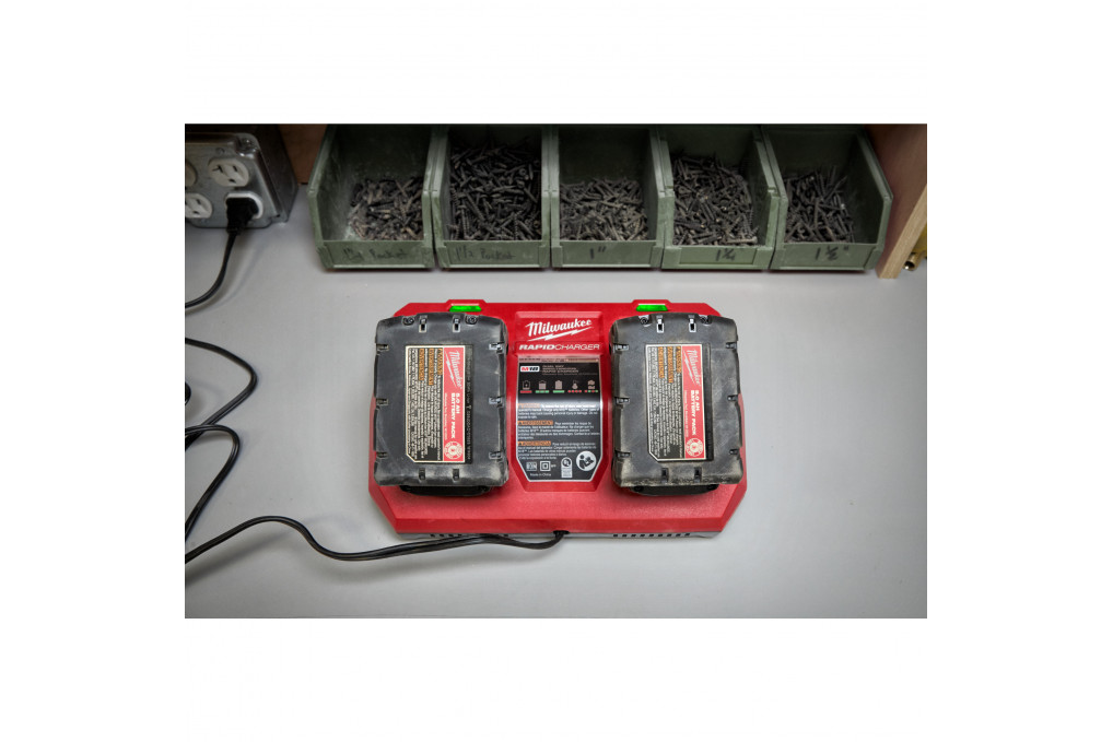 M18DFC AKKU-LADEGERAET