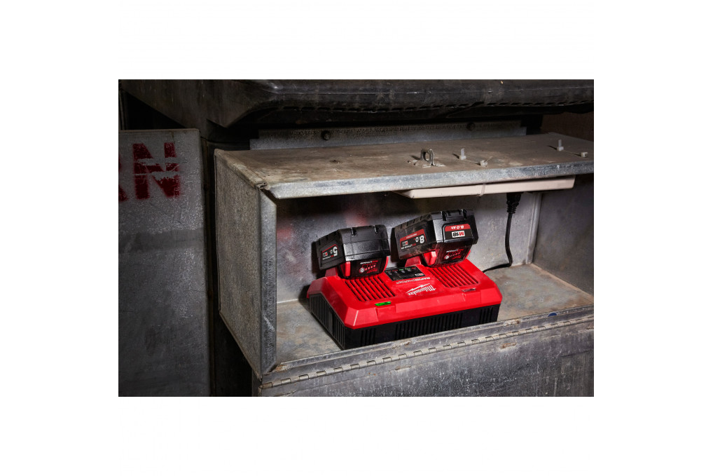 M18DFC AKKU-LADEGERAET