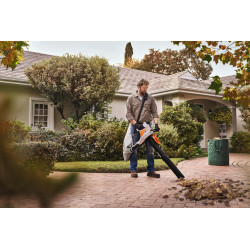 SHA 56, mit Akku AK 20 und Ladegerät AL 101